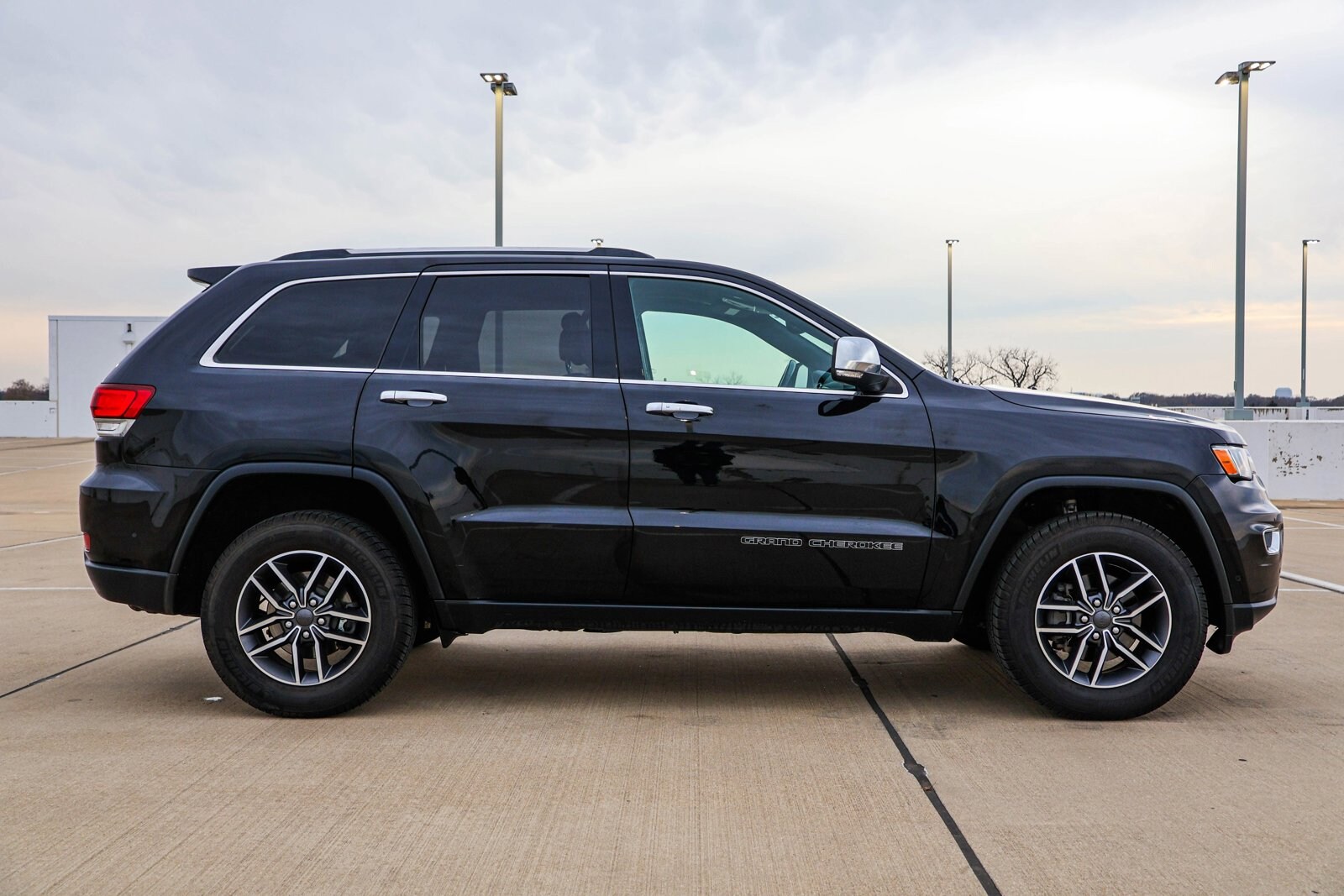2020 Jeep Grand Cherokee Limited photo 4
