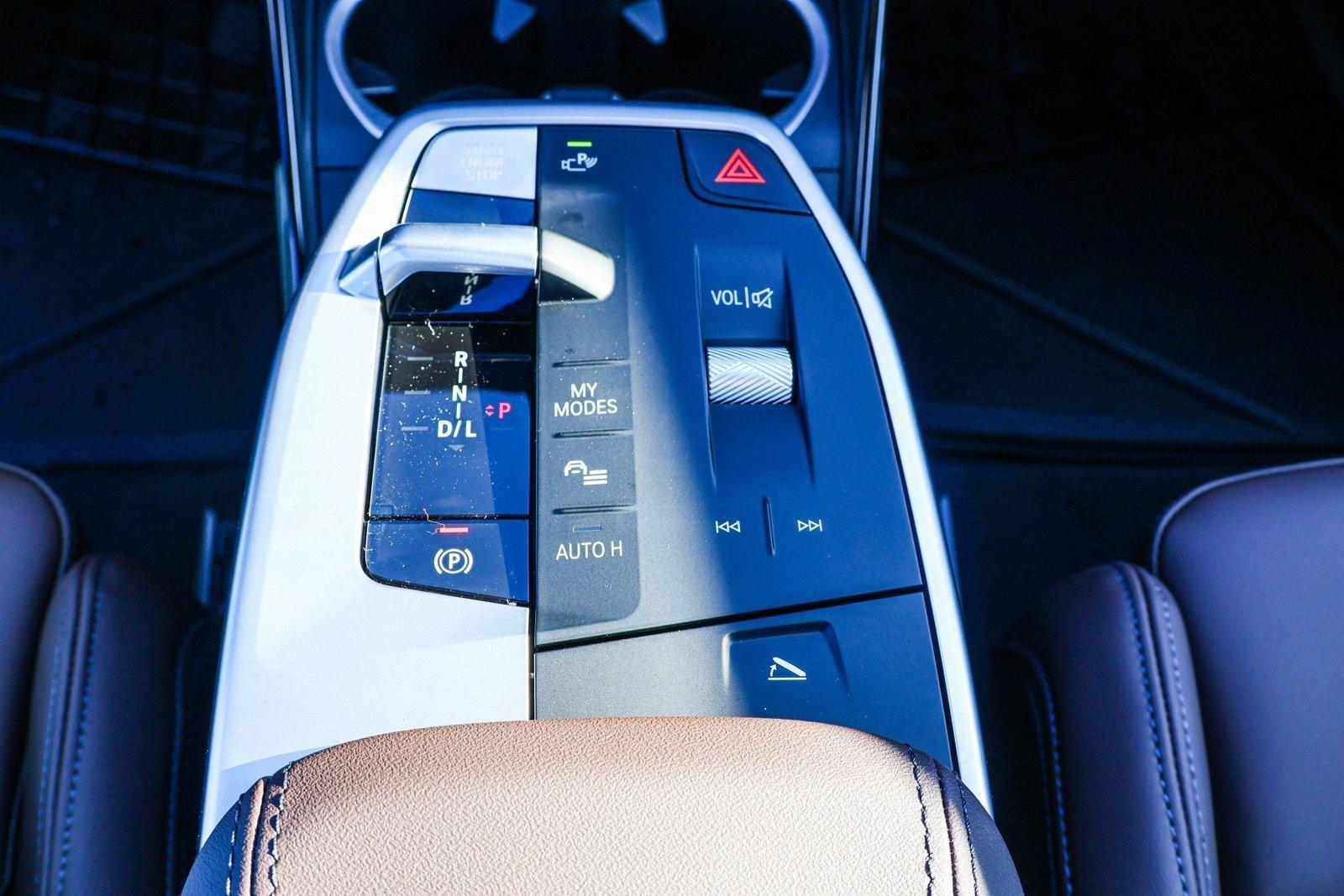 2025 BMW X1 - Image 19