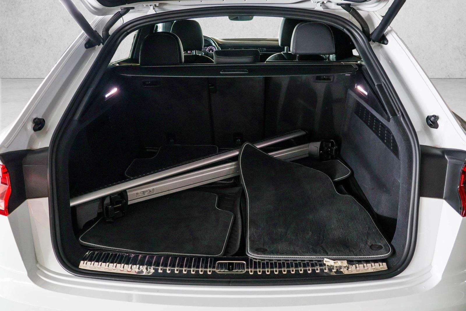 2020 AUDI Q8 - Image 25