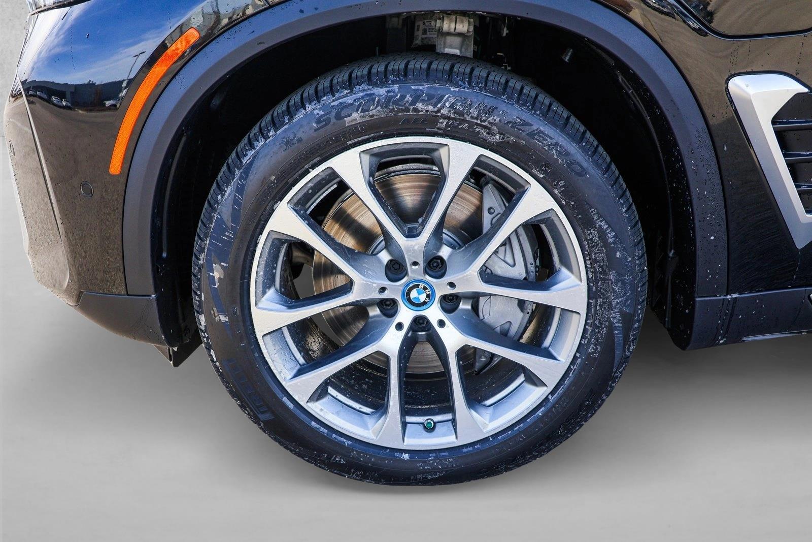 2025 BMW X5 - Image 9