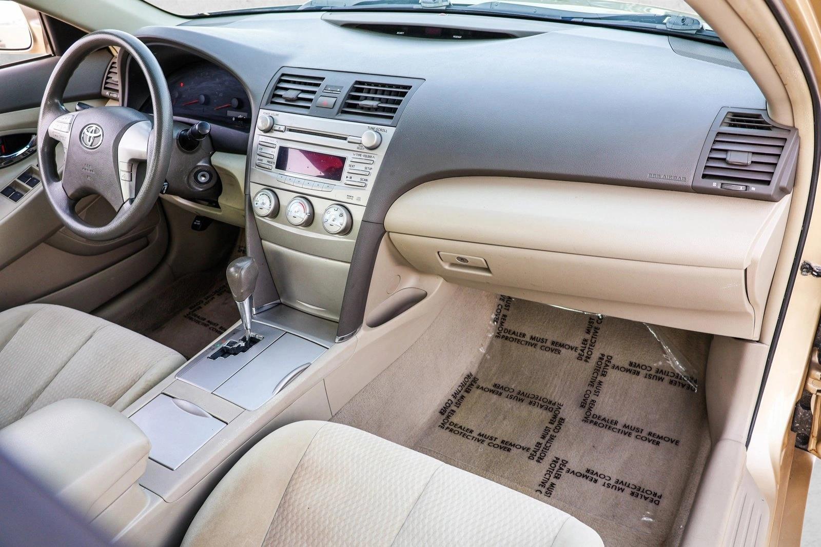 2010 TOYOTA CAMRY - Image 24