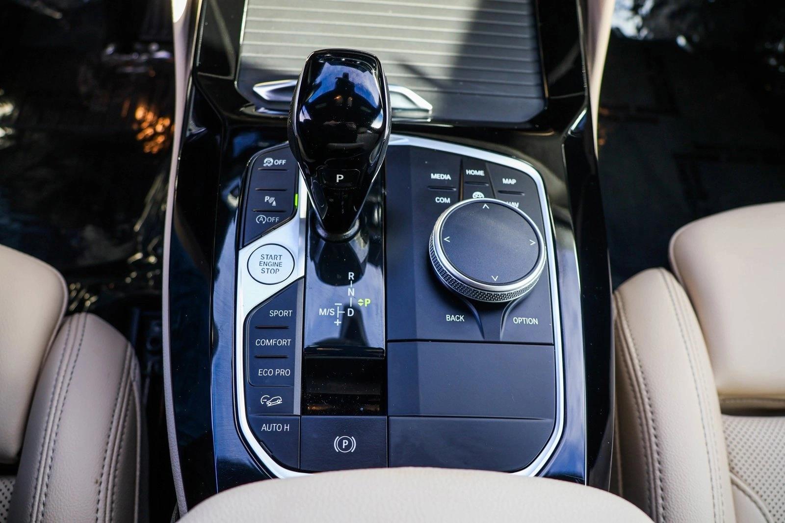 2025 BMW X4 - Image 21