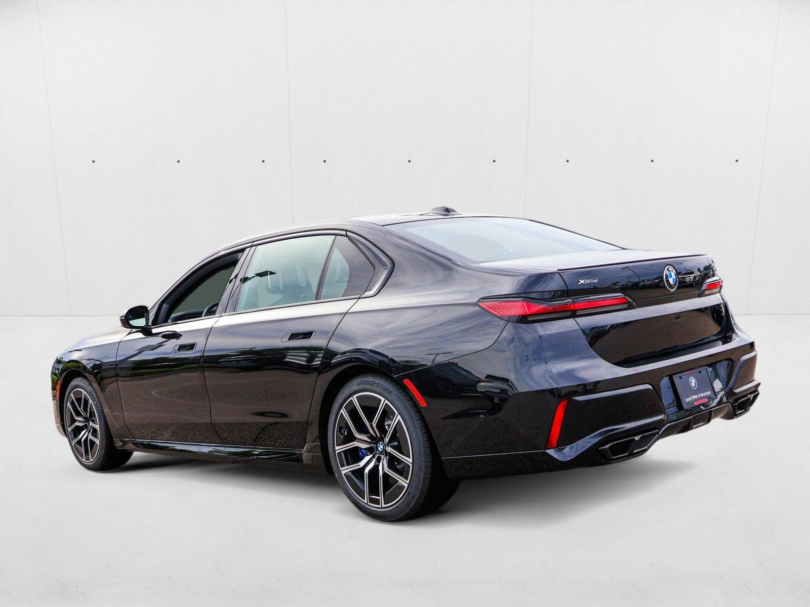 2025 BMW 7 Series 760i - Photo 7