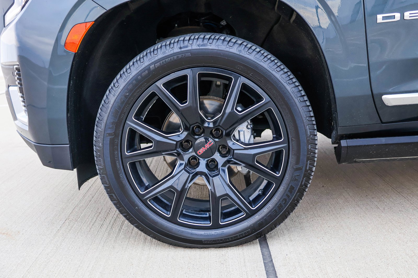 2021 GMC YUKON - Image 9