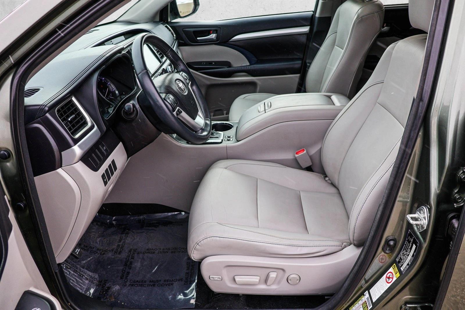 2016 TOYOTA HIGHLANDER - Image 12