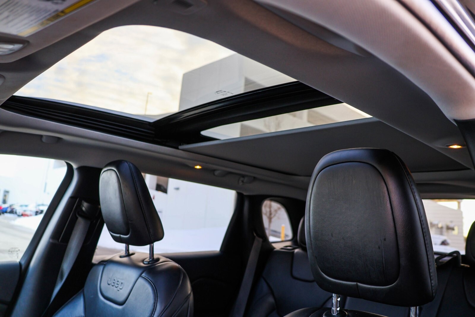 2019 JEEP CHEROKEE - Image 11