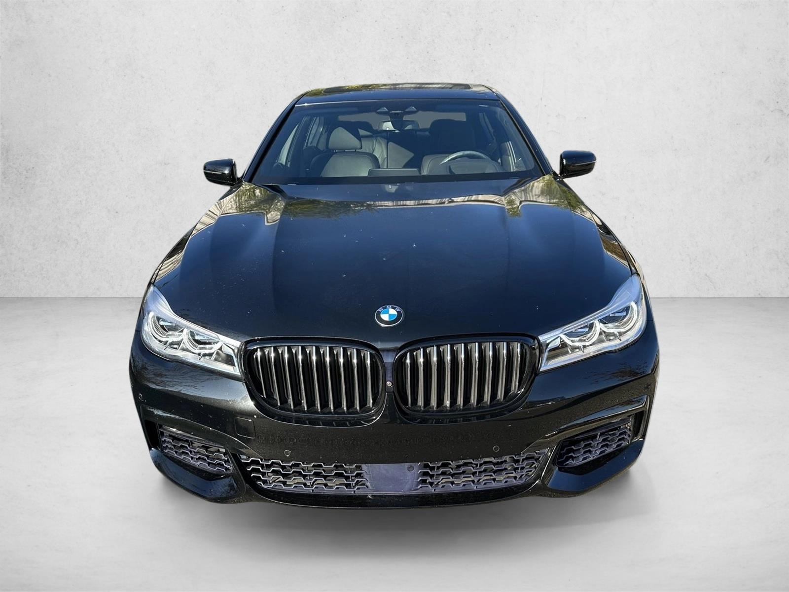 2018 Bmw 750i xDrive Sedan photo 2