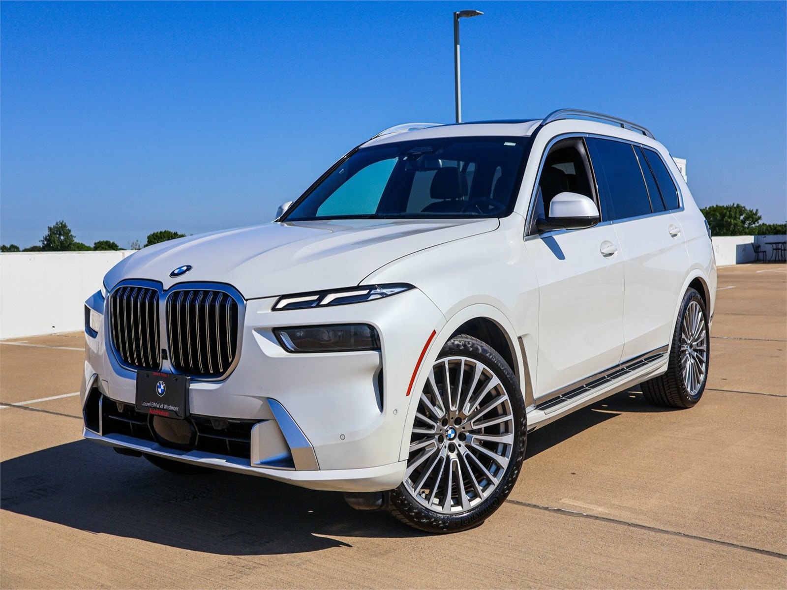 2023 BMW X7 xDrive40i's photo