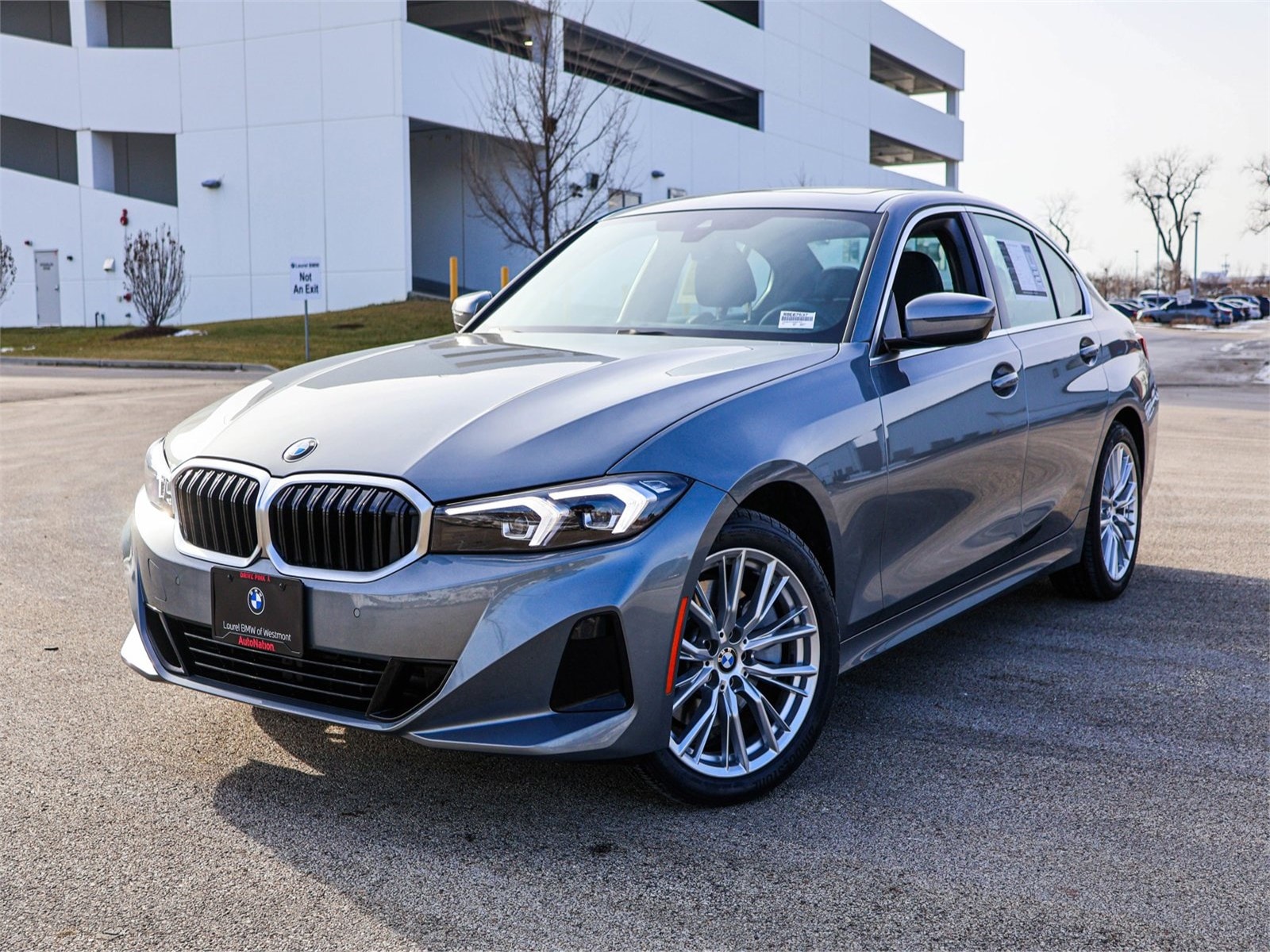 2024 BMW 3 Series 330i's photo