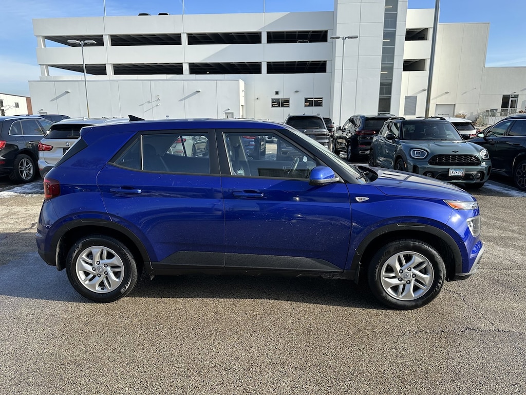 Used 2021 Hyundai Venue SE SUV