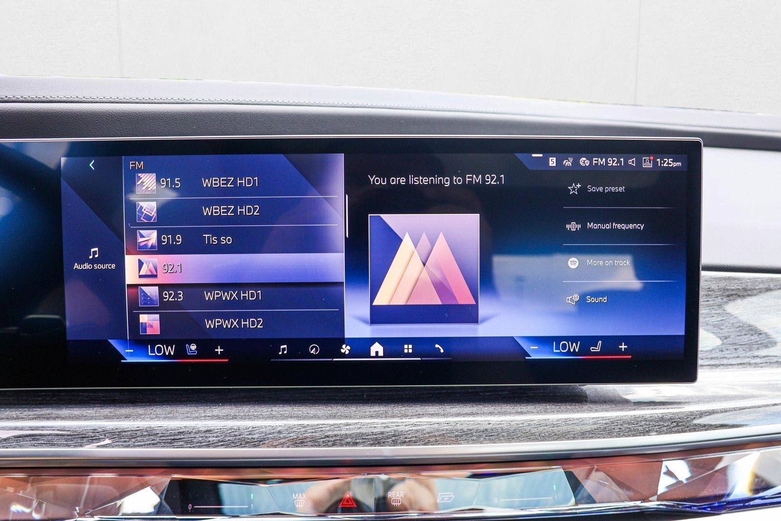 2025 BMW 7 Series 760i - Photo 15