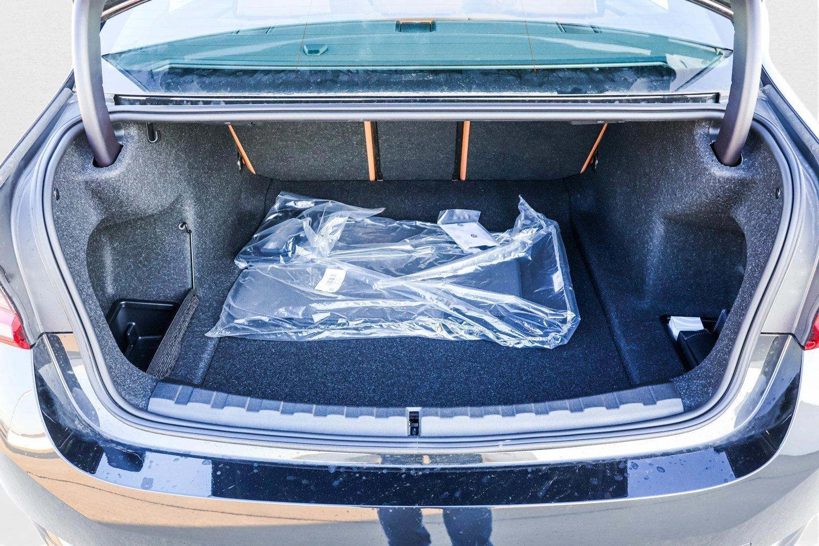 2025 BMW 330I - Image 23