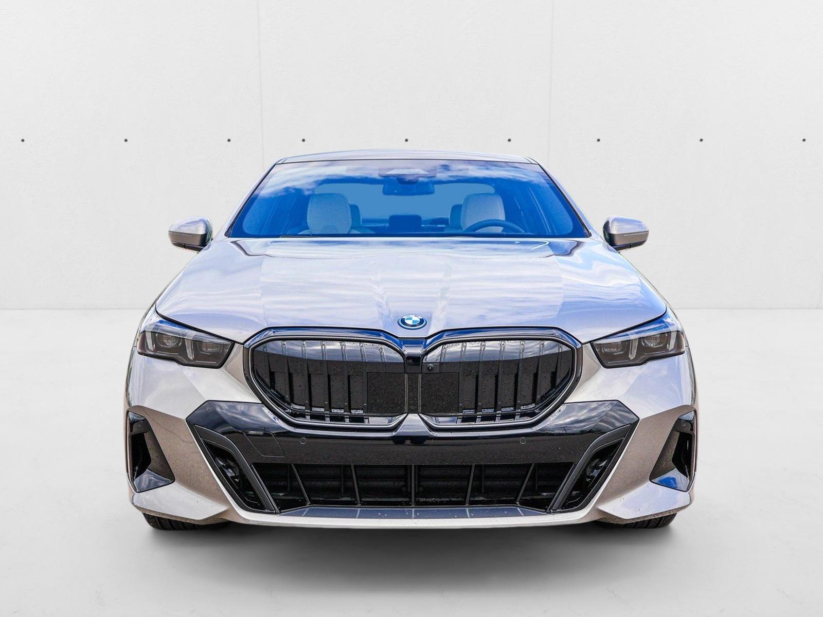 2026 Bmw 550e xDrive photo 2