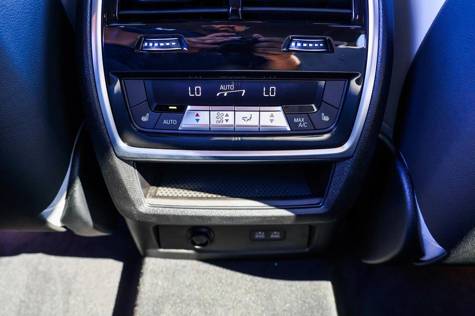 2026 BMW X5 M60i - Photo 21