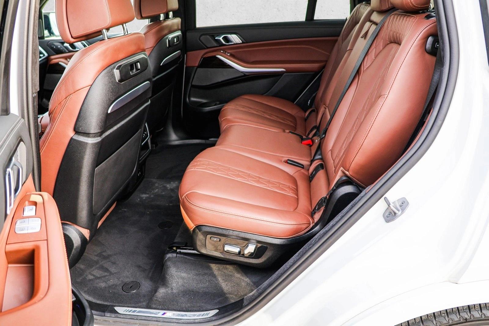 2025 BMW X7 - Image 22