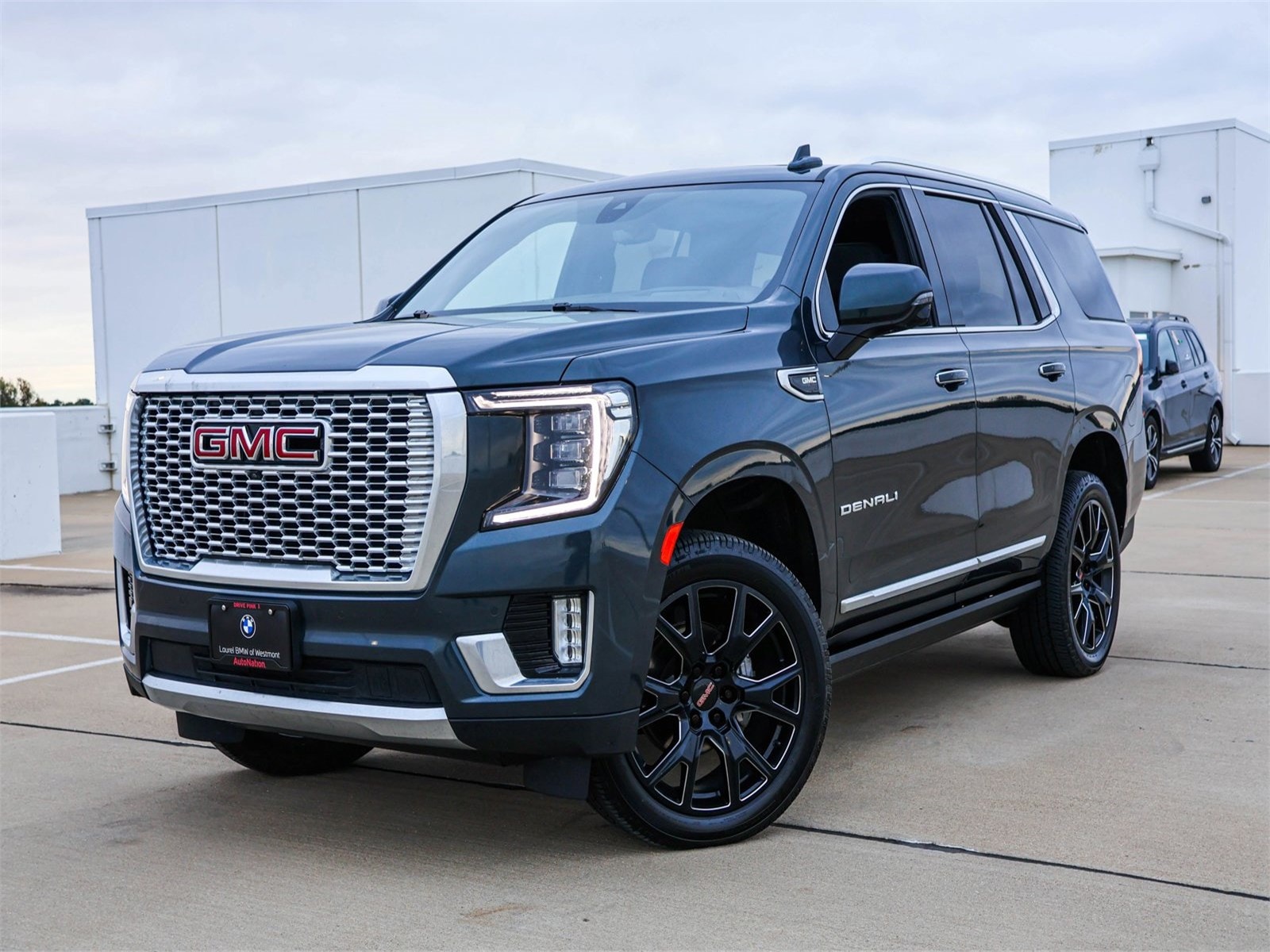 2021 GMC YUKON - Image 1
