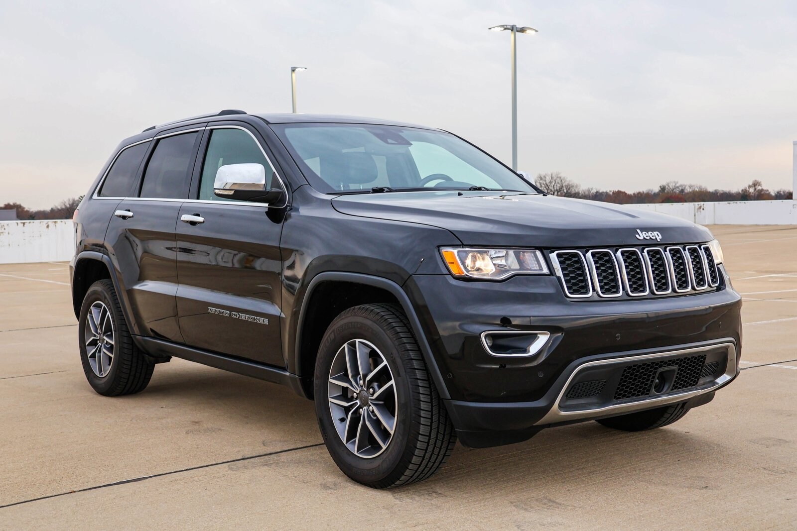 2020 Jeep Grand Cherokee Limited photo 3