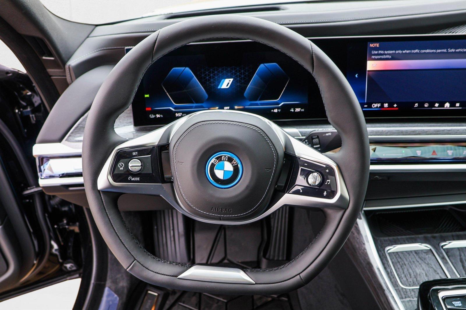 2025 BMW i7 50 - Photo 13