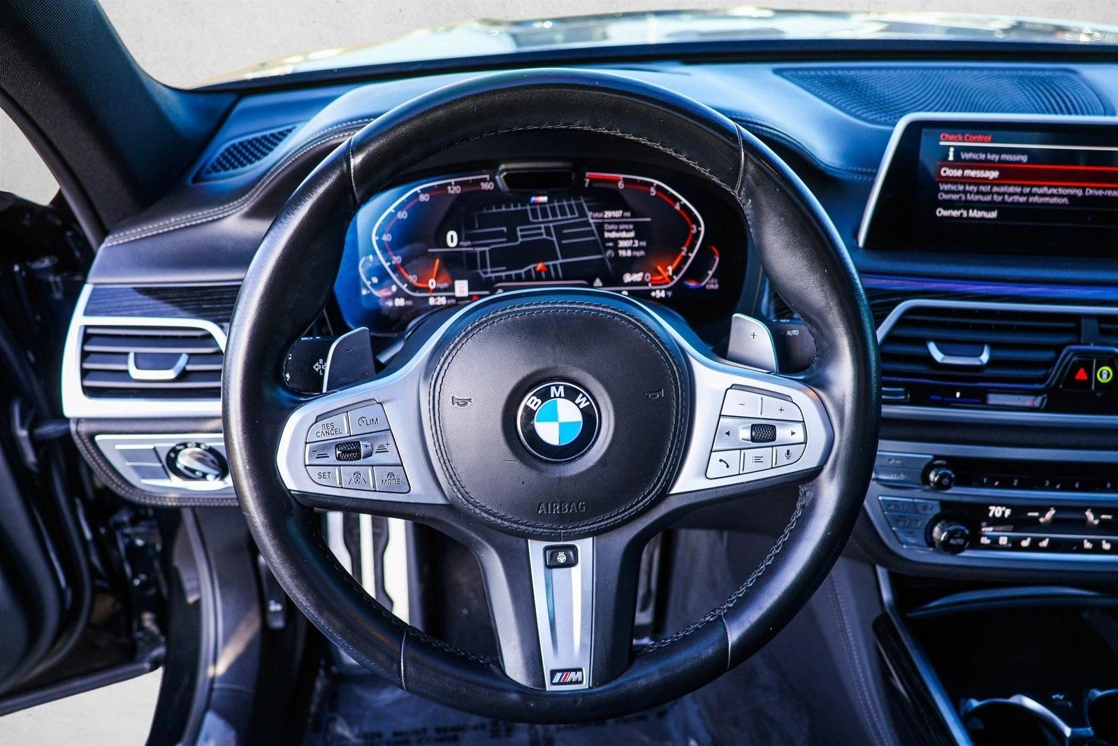 2022 BMW 750LI - Image 13