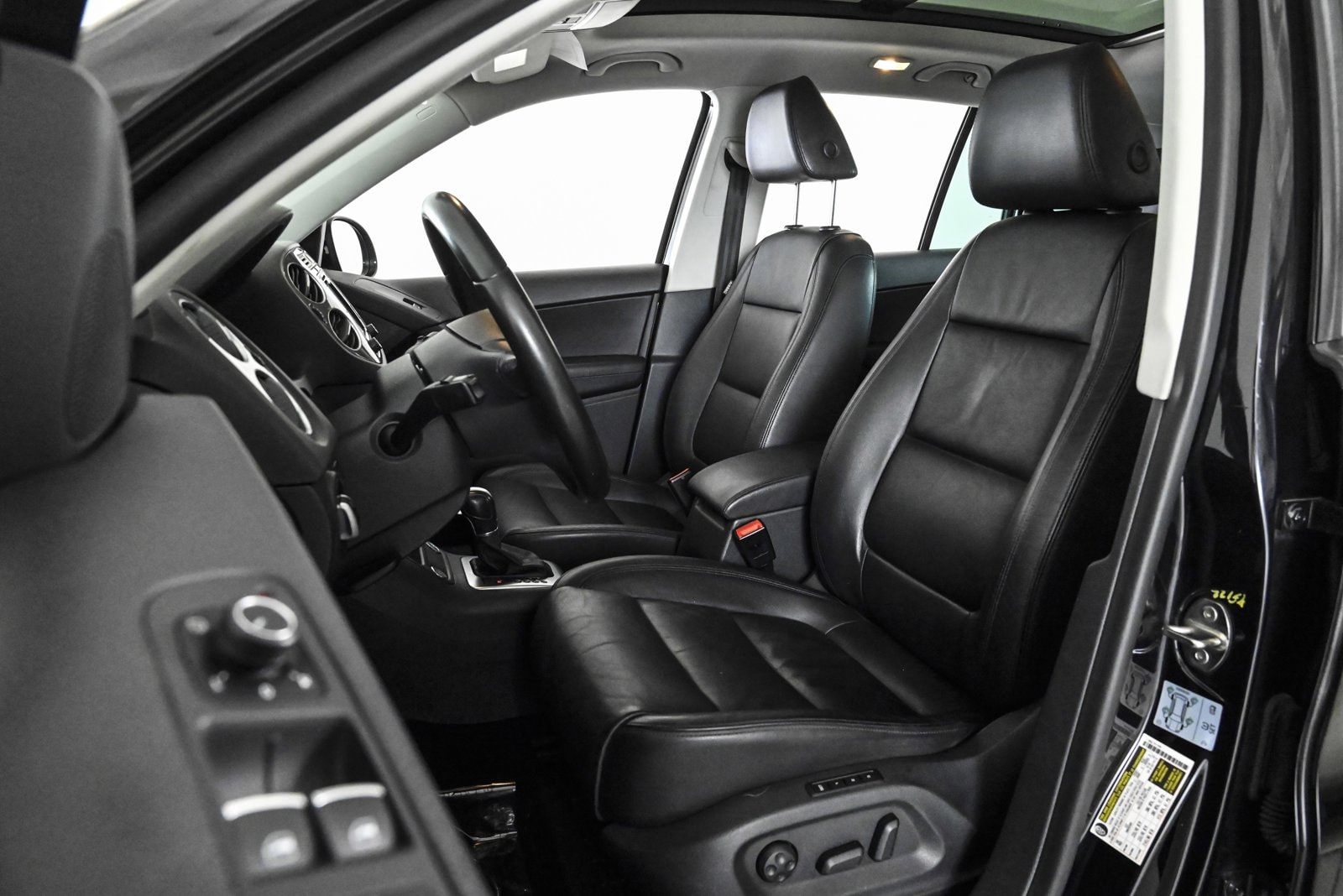 2016 VOLKSWAGEN TIGUAN - Image 17