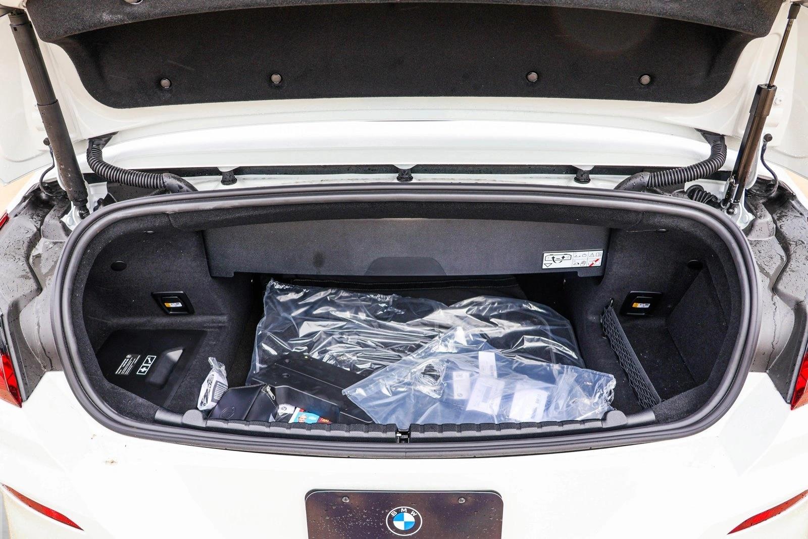 2026 BMW 8 Series 840i - Photo 18