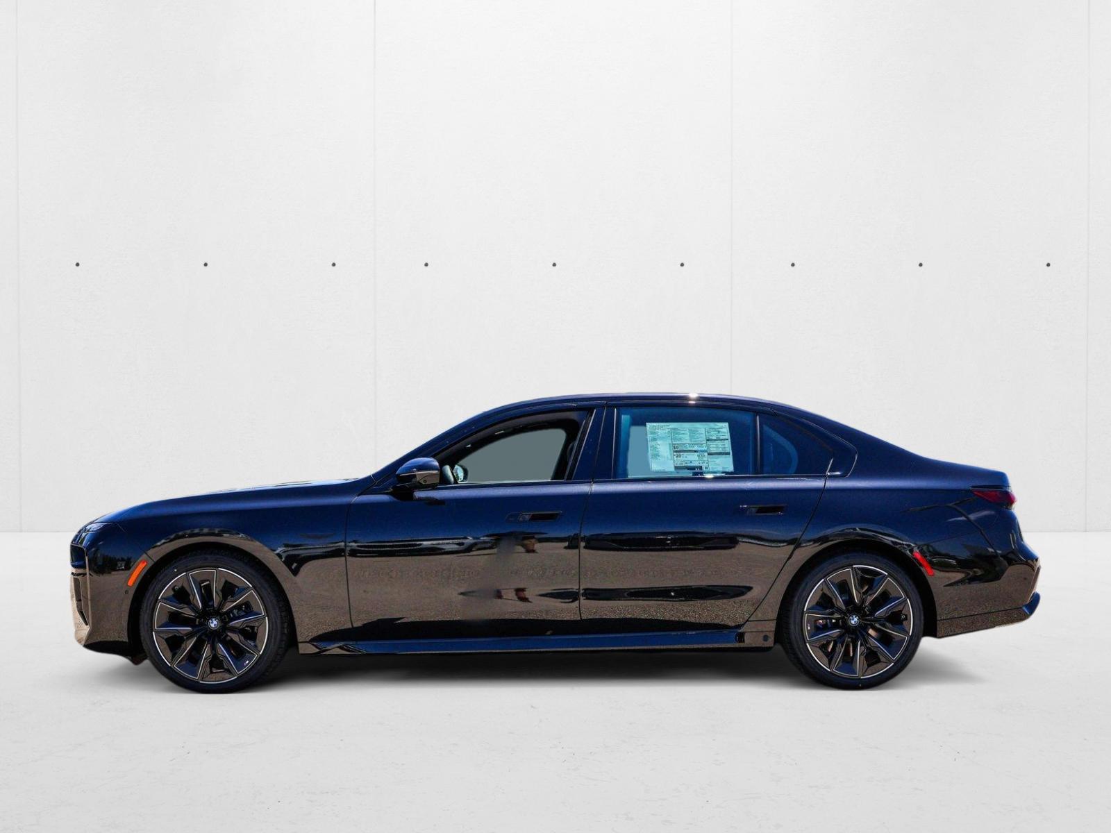 2025 BMW 7 Series 760i - Photo 8