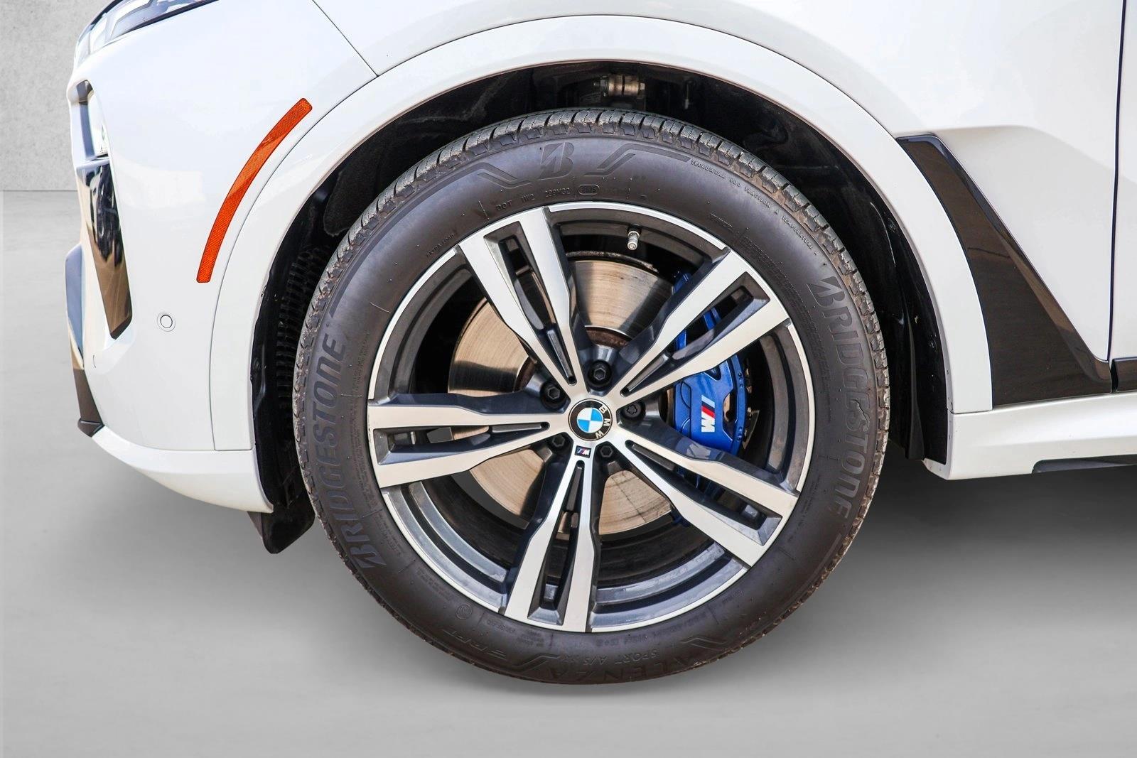 2025 BMW X7 - Image 9