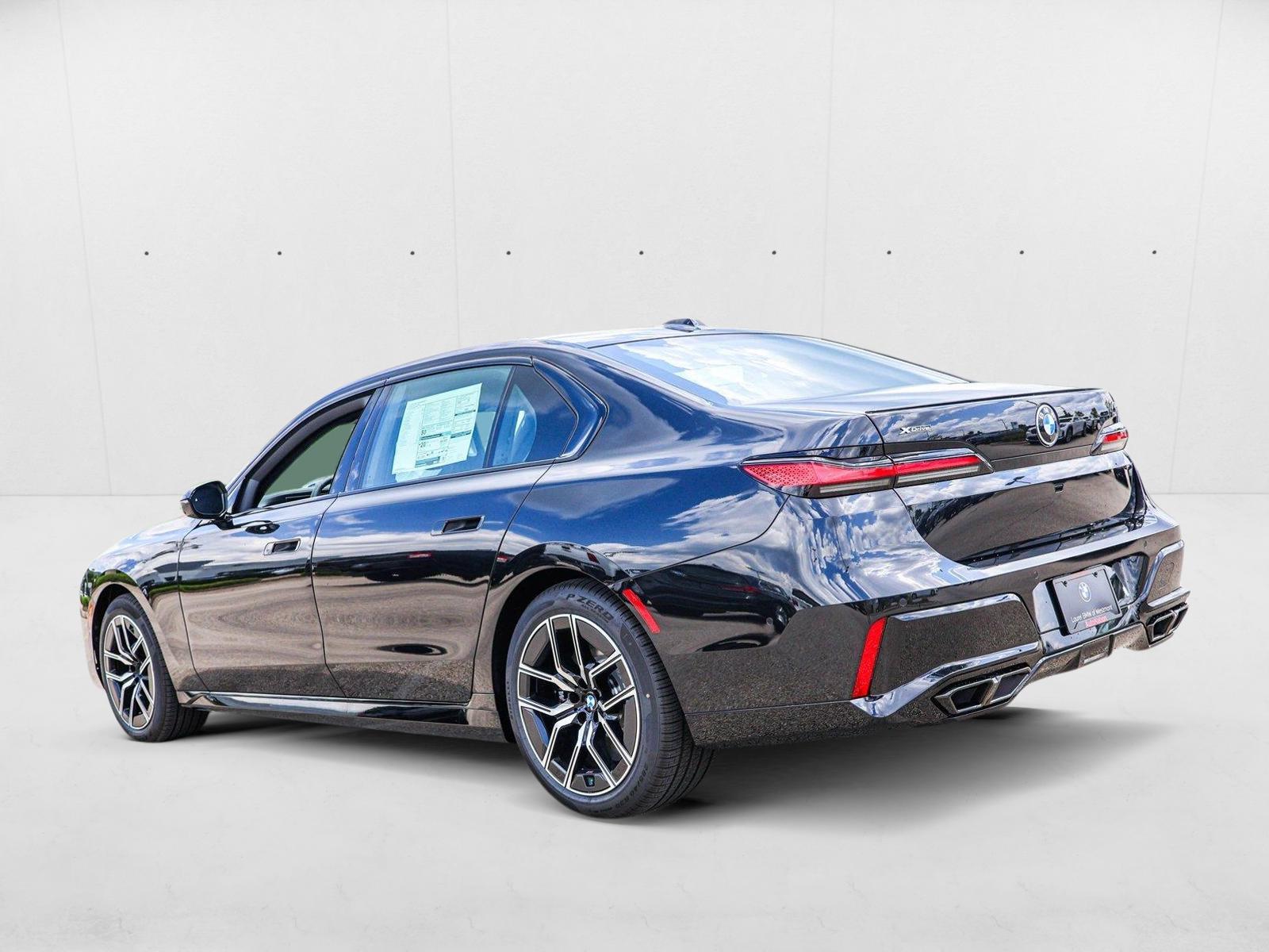 2025 BMW 7 Series 760i - Photo 7
