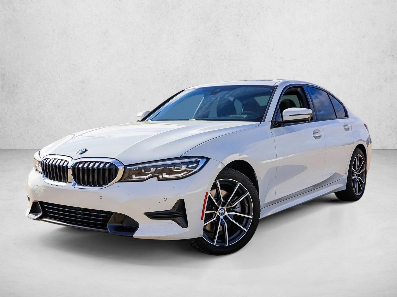 2020 BMW 3 Series 330i xDrive Sedan's photo