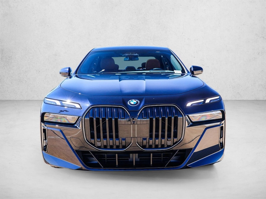 New 2026 BMW 750e xDrive Sedan