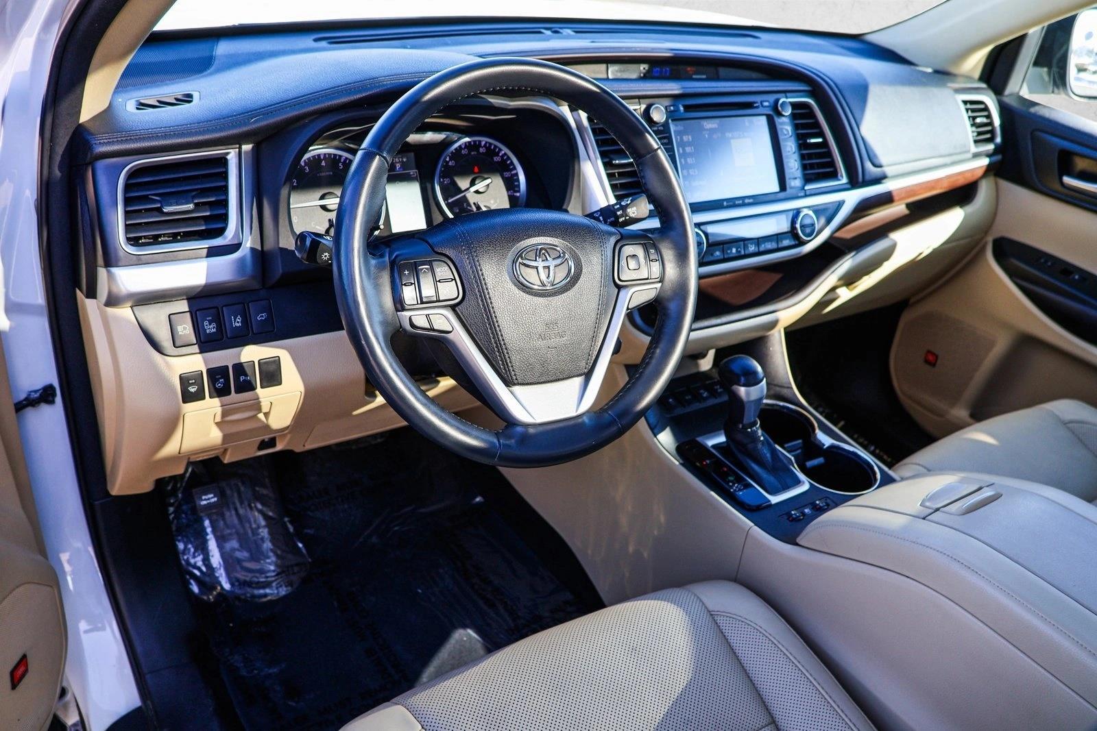 2016 TOYOTA HIGHLANDER - Image 10