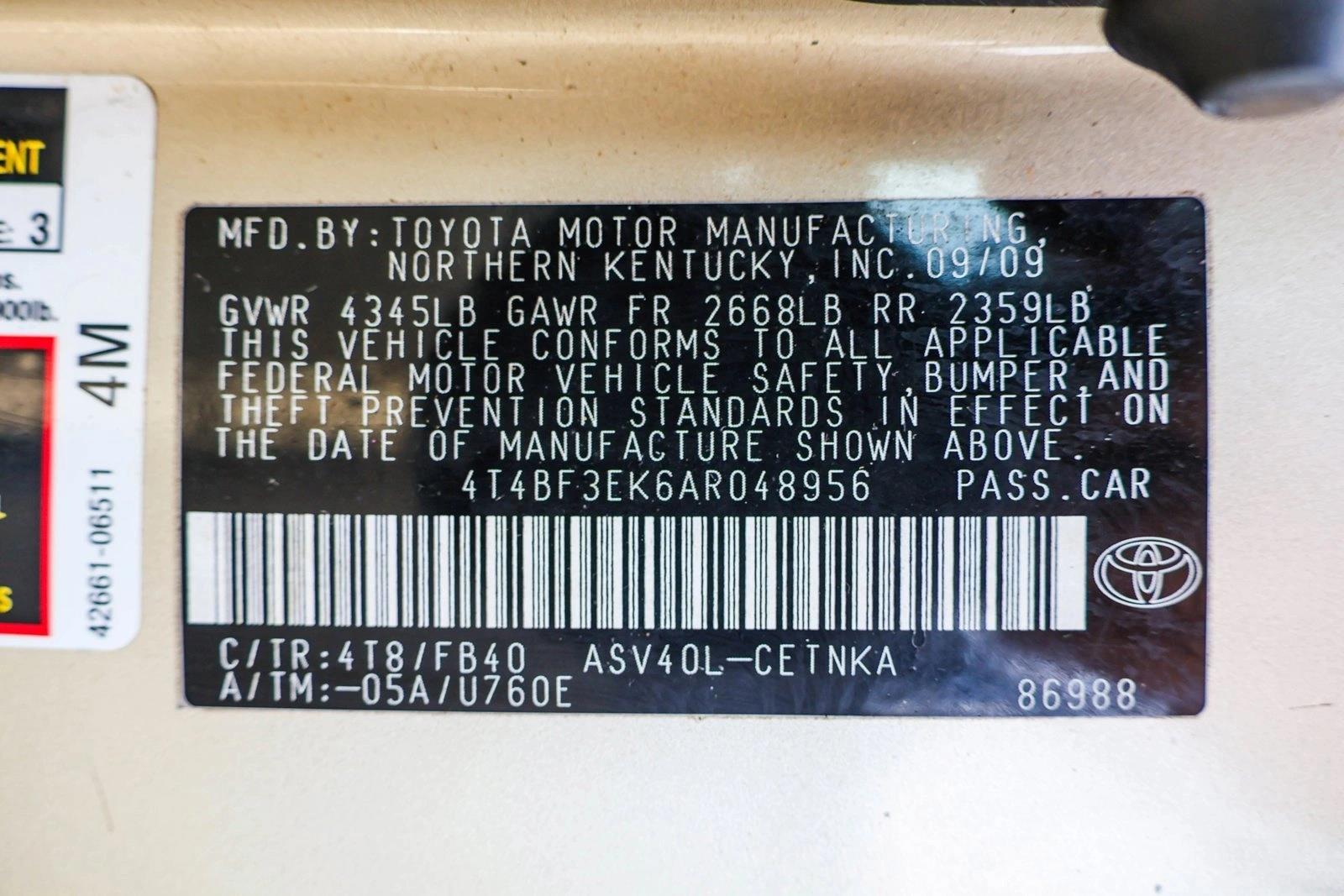 2010 TOYOTA CAMRY - Image 26