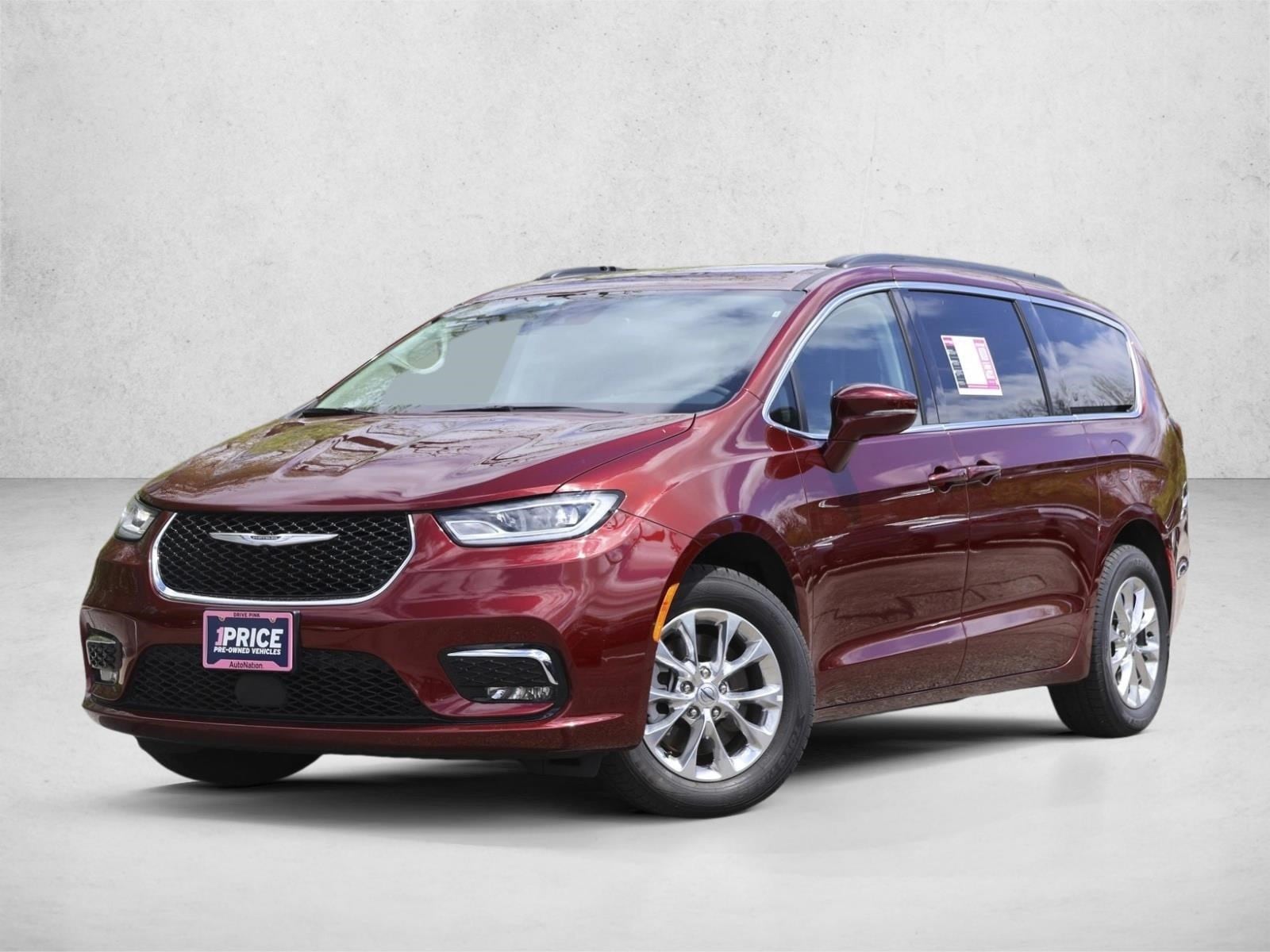 2022 Chrysler Pacifica Touring L's photo