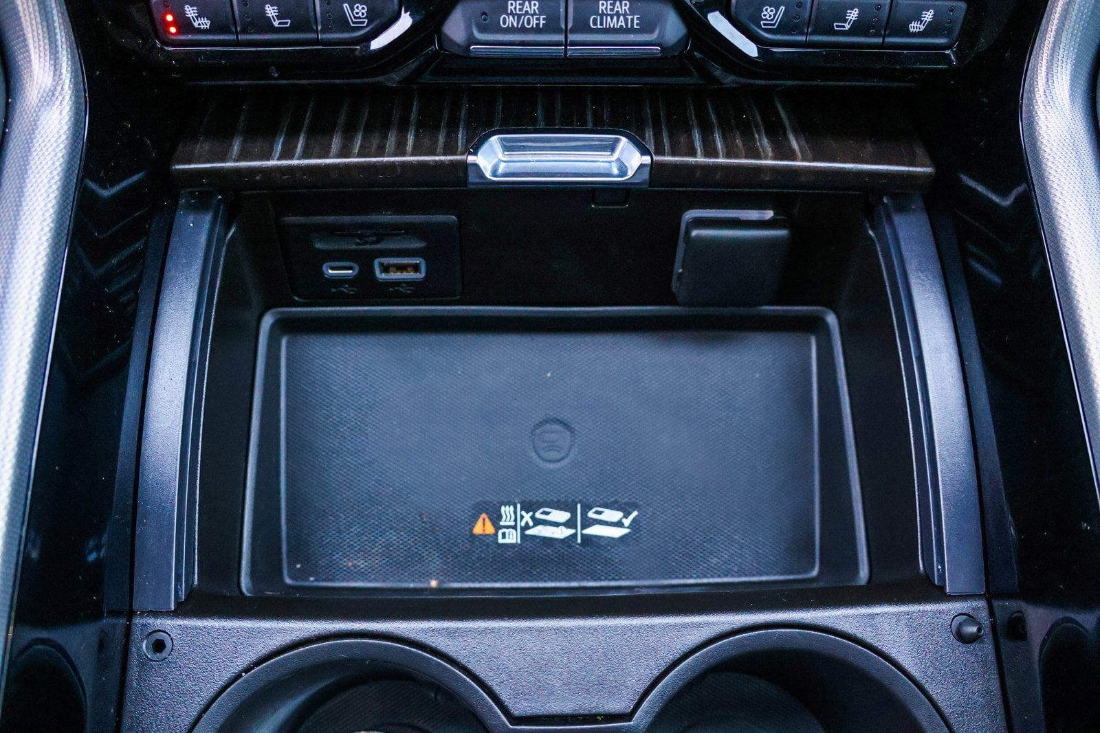 2021 GMC YUKON - Image 22