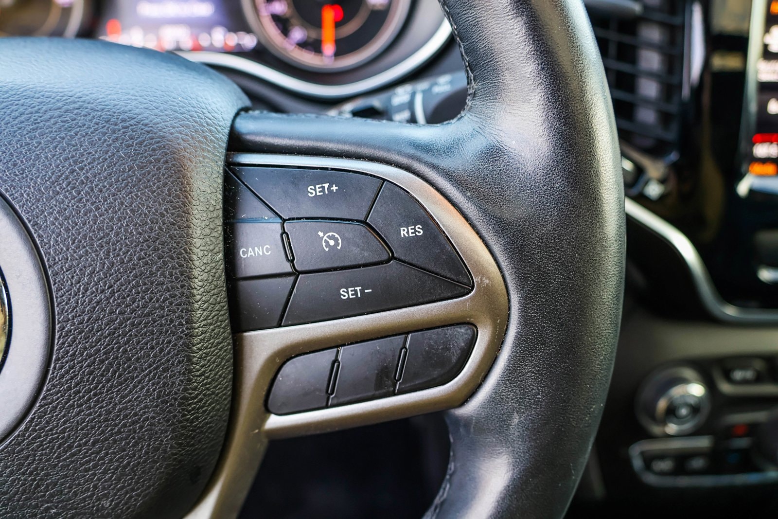 2019 JEEP CHEROKEE - Image 16