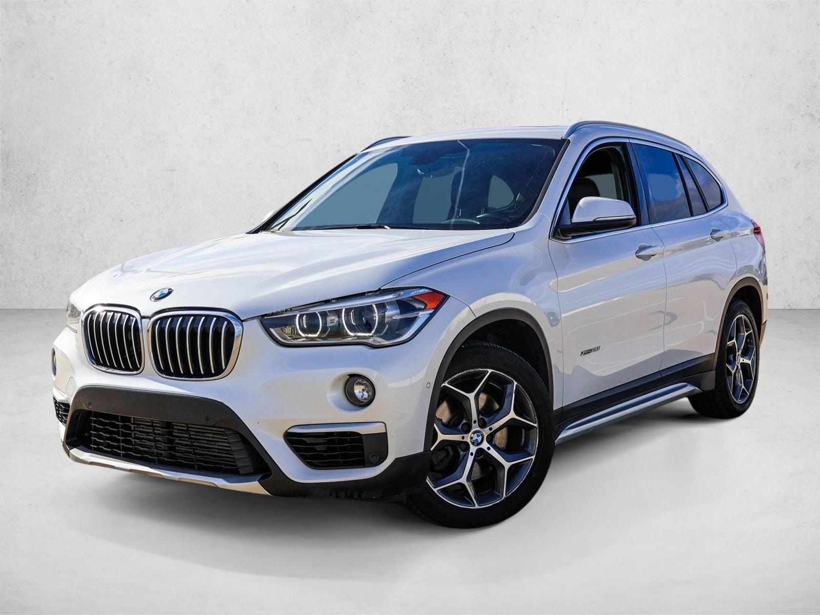 2016 BMW X1 xDrive28i's photo