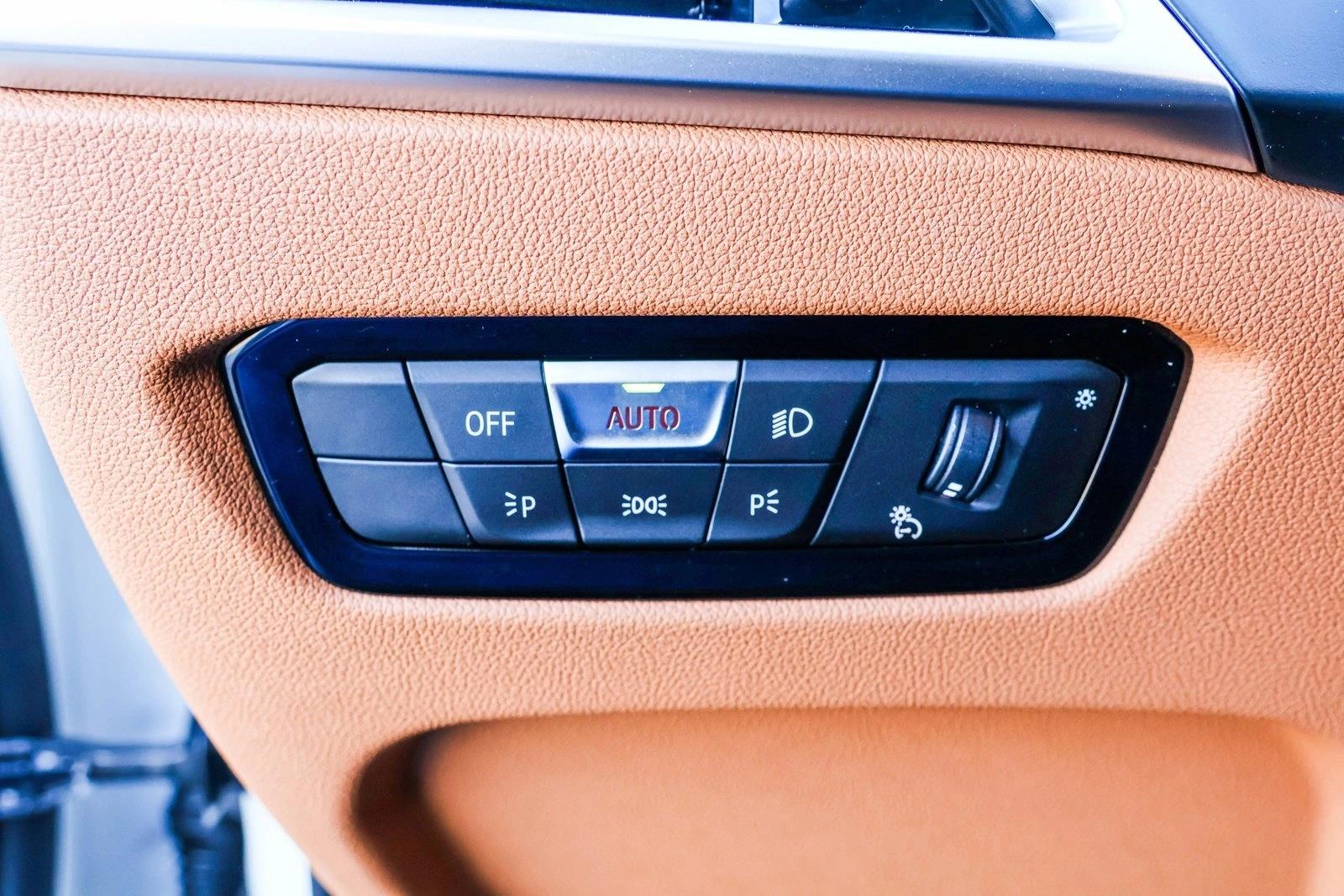 2025 BMW 330I - Image 13