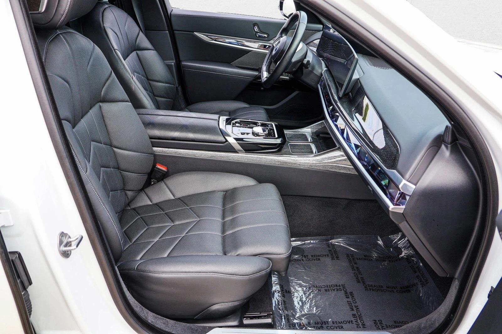 2024 BMW I7 - Image 28