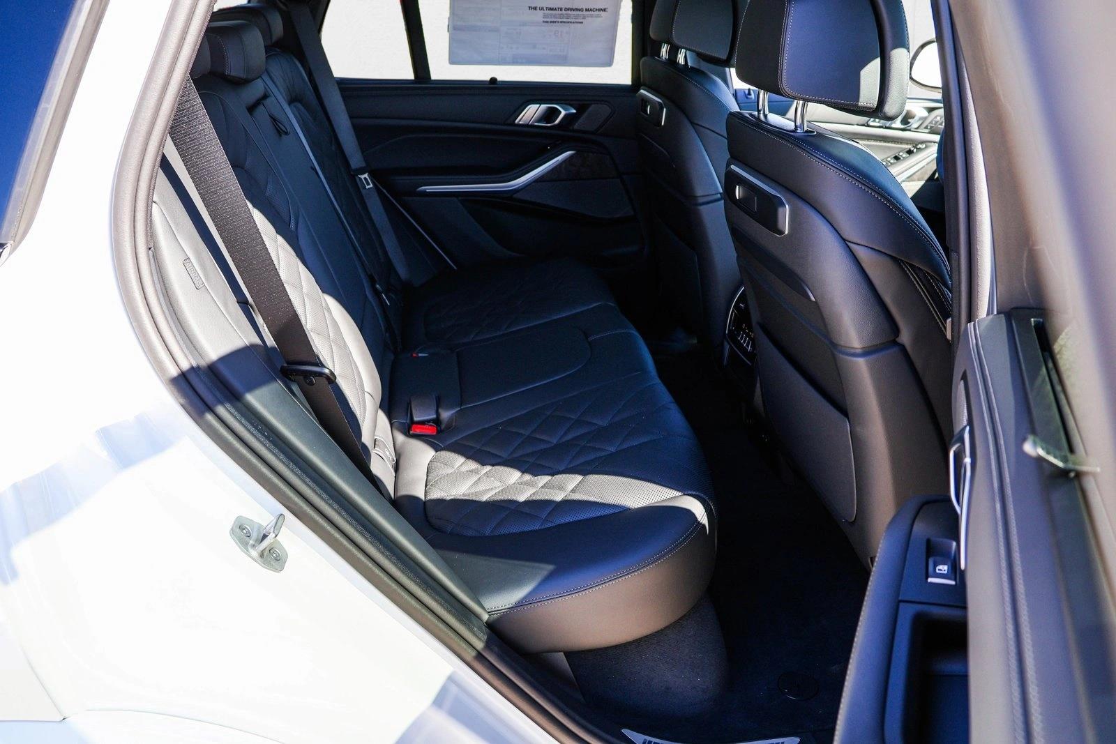 2026 BMW X5 M60i - Photo 24