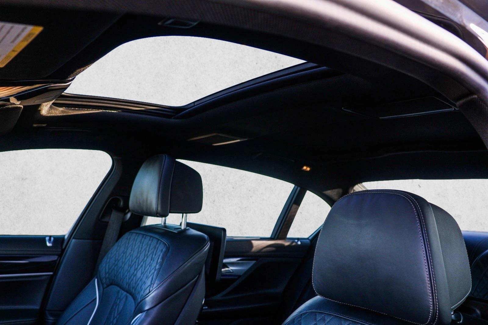 2022 BMW 750LI - Image 11