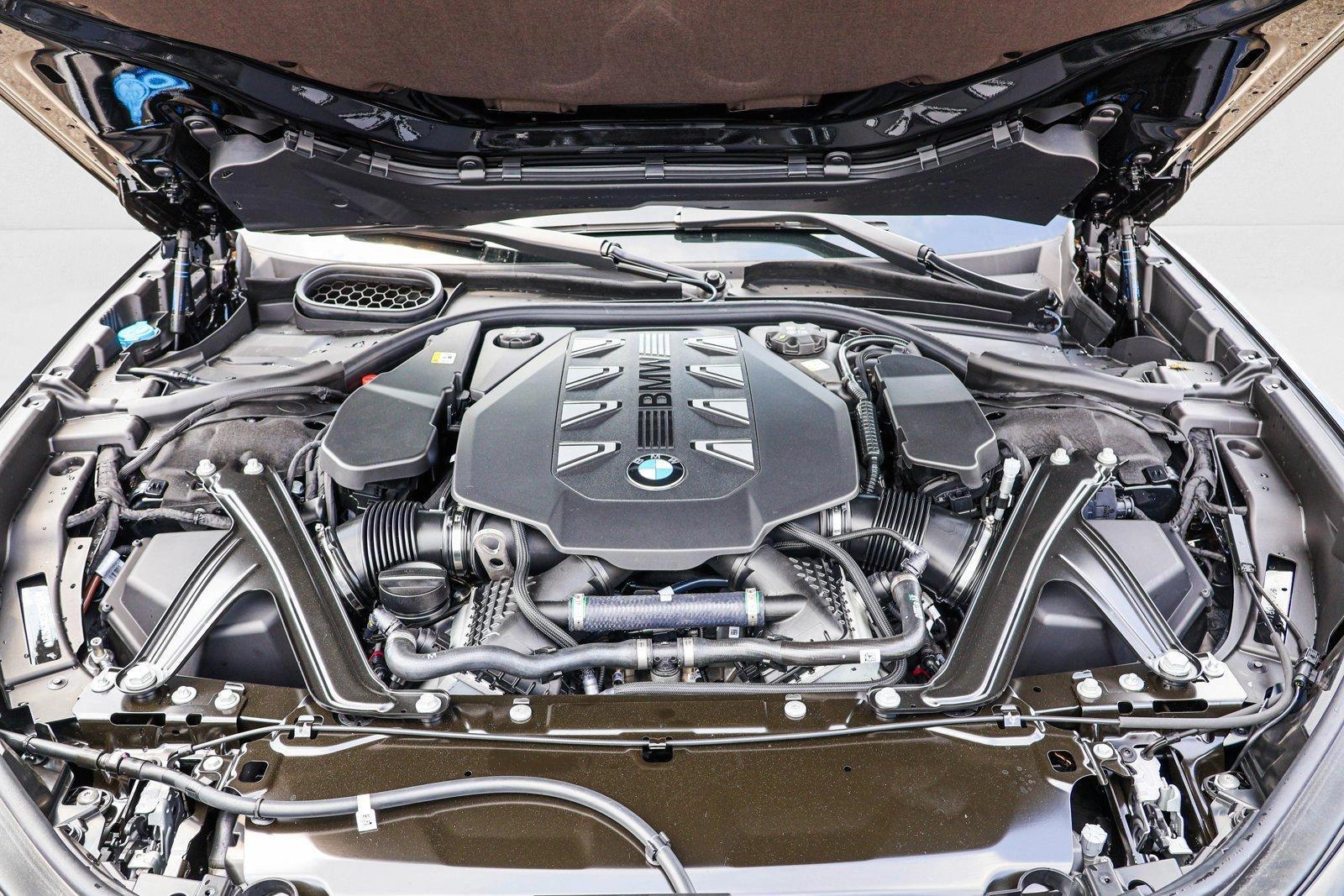 2025 BMW 7 Series 760i - Photo 27