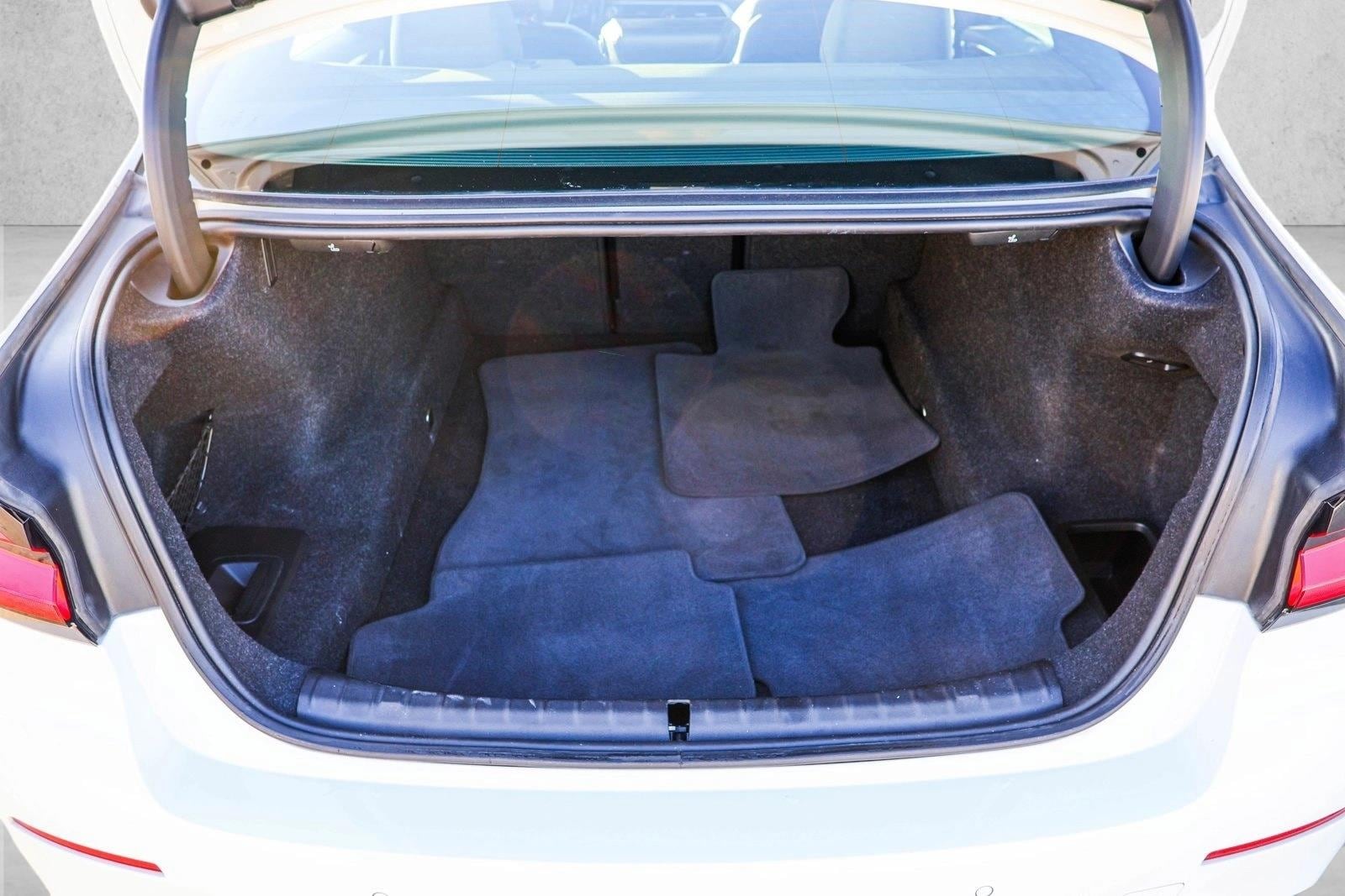 2022 BMW 530I - Image 25