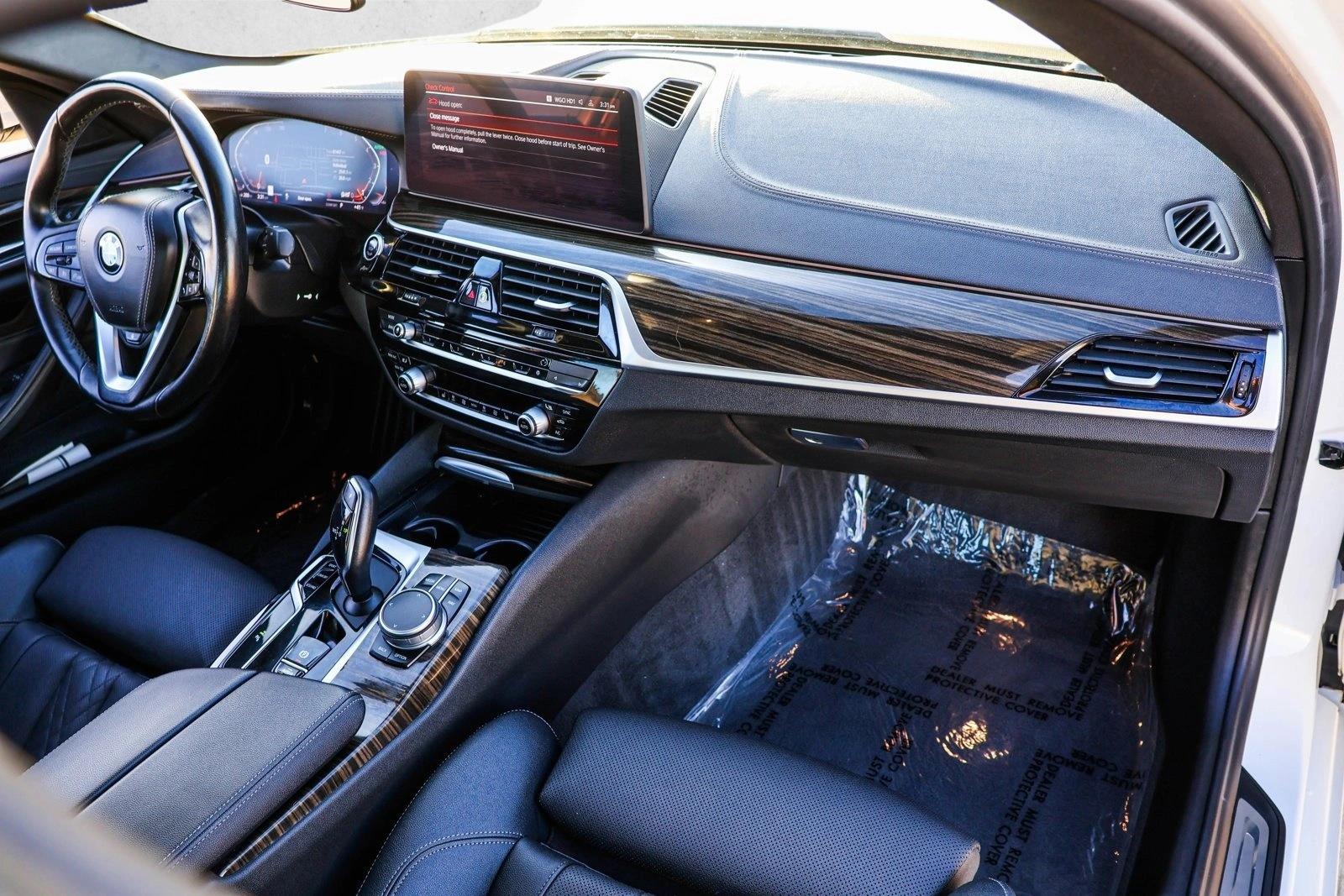 2022 BMW 530I - Image 27