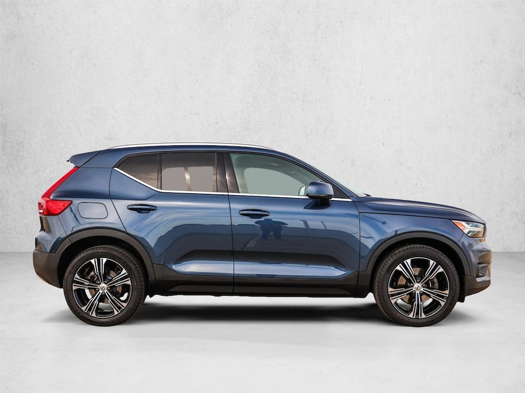Used 2022 Volvo XC40 T5 AWD Inscription SUV