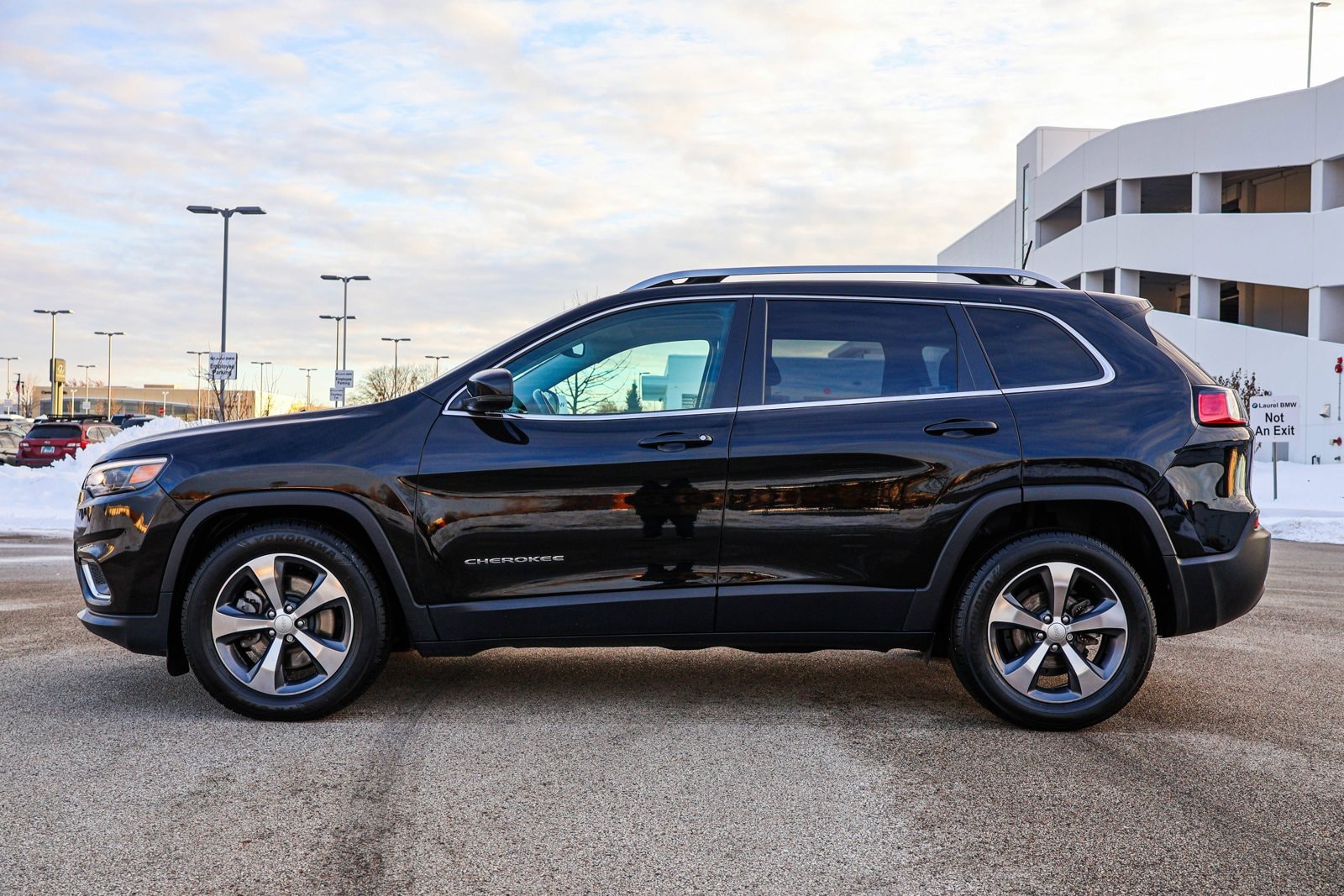 2019 JEEP CHEROKEE - Image 8