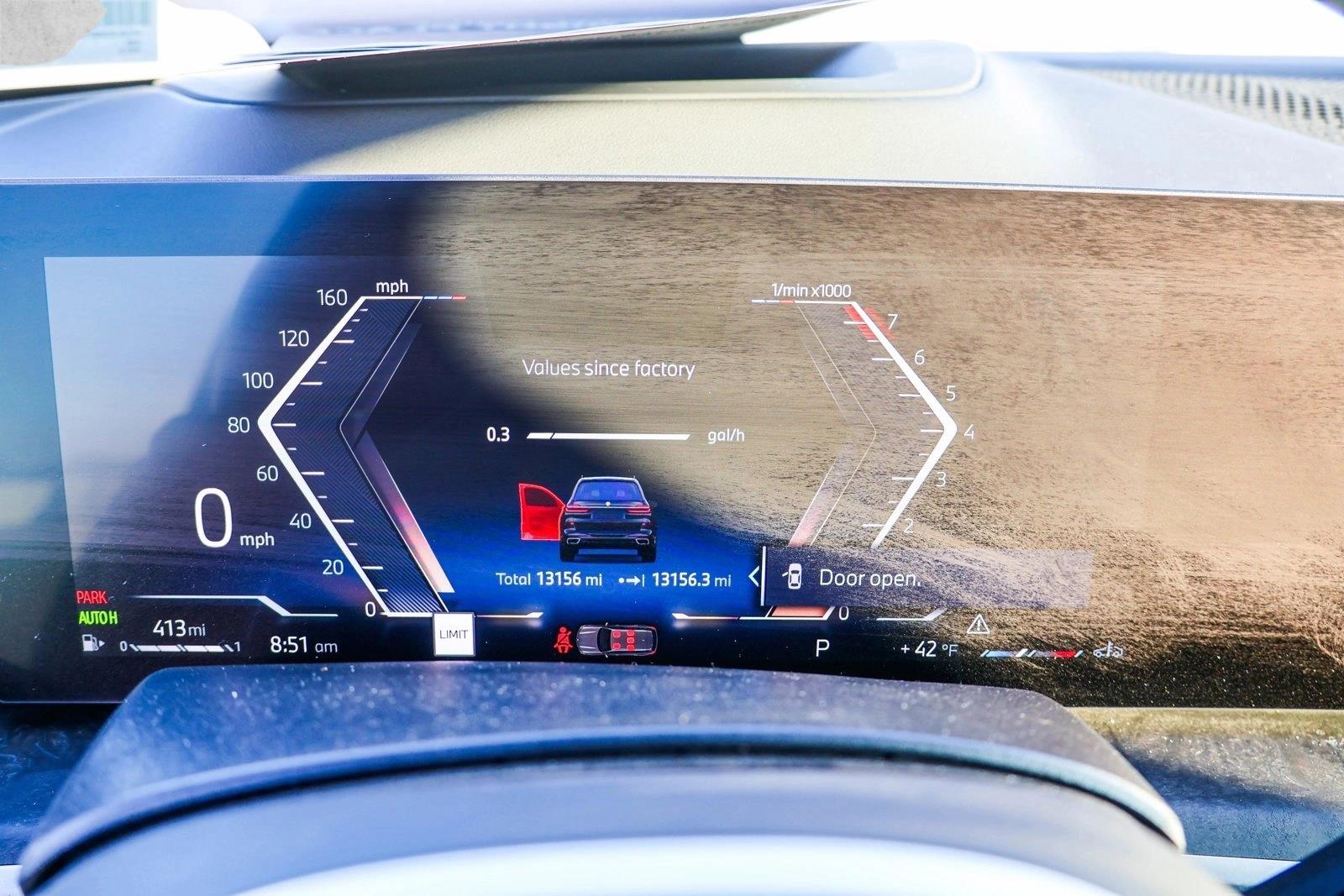 2025 BMW X7 - Image 15