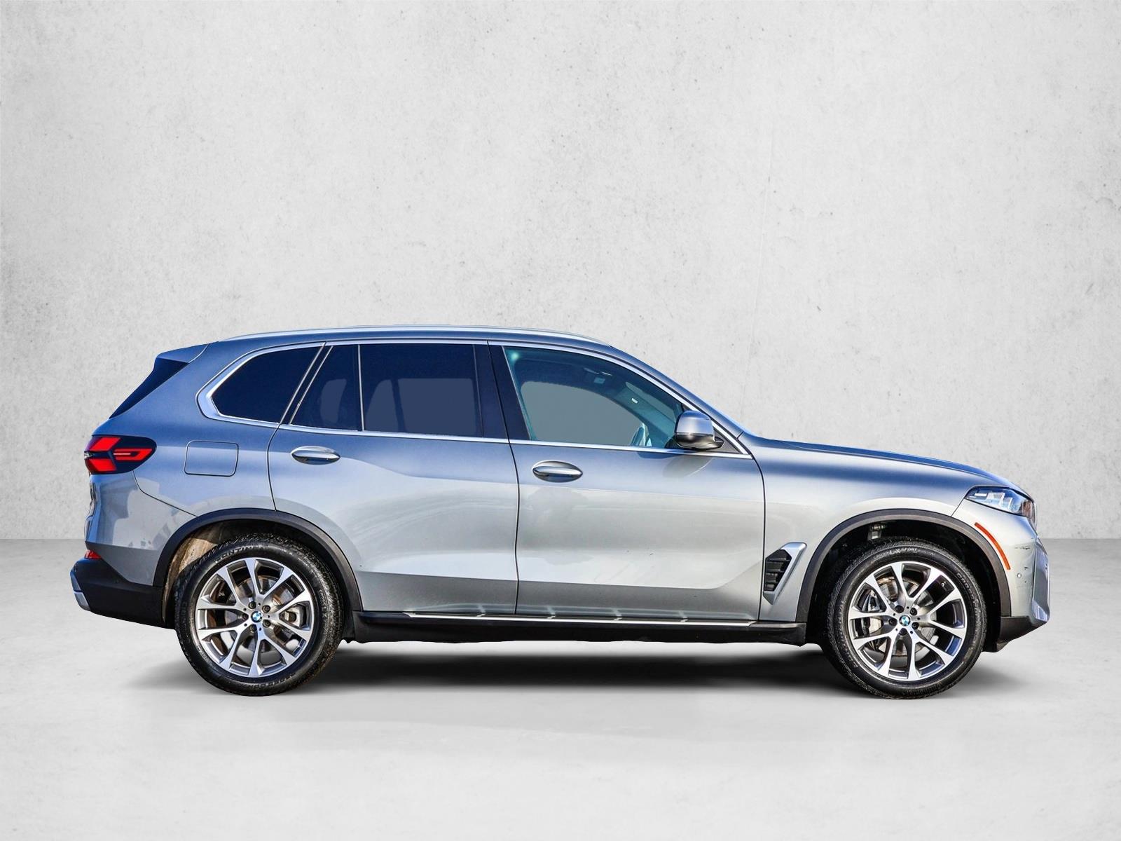 2025 BMW X5 - Image 4