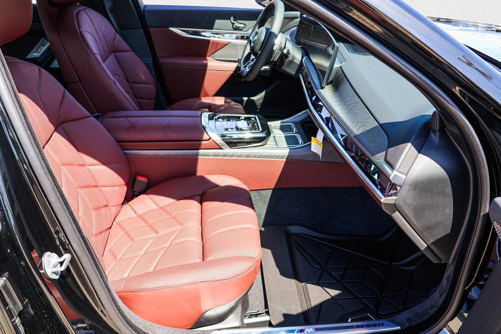 2025 BMW 7 Series 760i - Photo 26