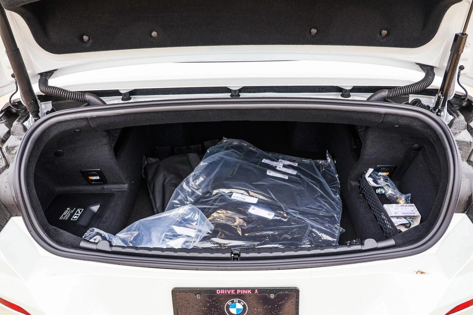 2026 BMW 8 Series 840i - Photo 20