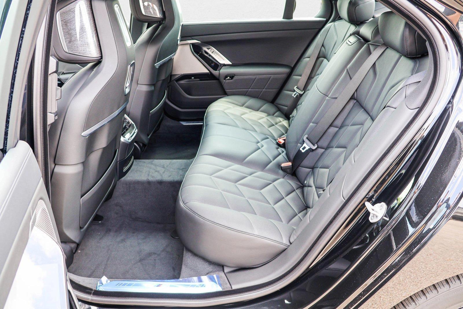 2025 BMW 7 Series 760i - Photo 20